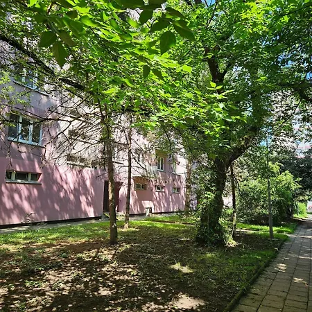 Utulny Nedaleko Centra